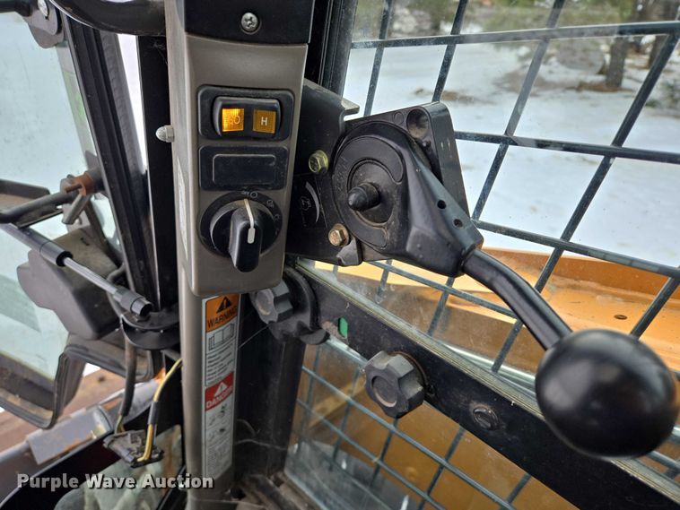 image for item EB1230 2013 Case SR200 skid steer loader