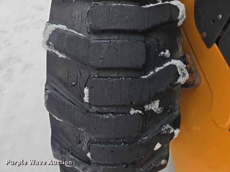 image for item EB1230 2013 Case SR200 skid steer loader