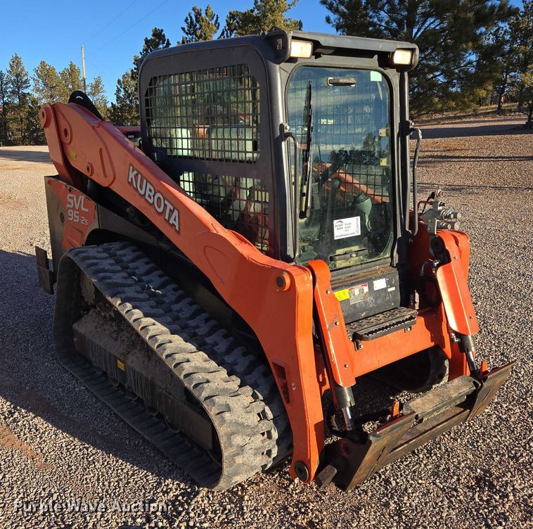 image for item EB1244 Kubota SVL 95-2S tracked skid steer loader