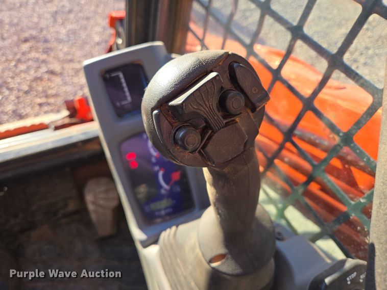 image for item EB1244 Kubota SVL 95-2S tracked skid steer loader