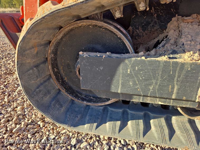 image for item EB1244 Kubota SVL 95-2S tracked skid steer loader