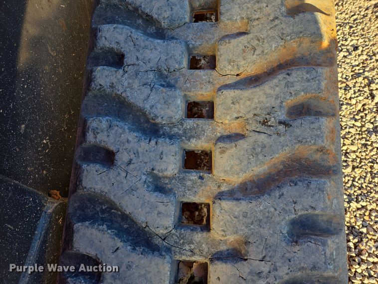 image for item EB1244 Kubota SVL 95-2S tracked skid steer loader