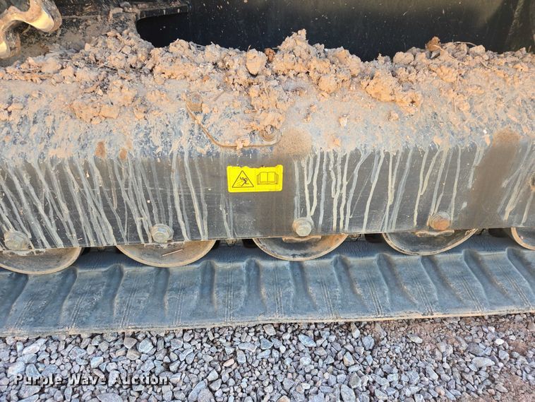 image for item EB1244 Kubota SVL 95-2S tracked skid steer loader