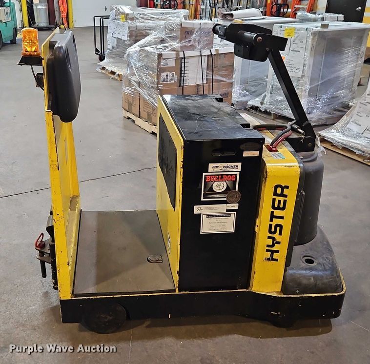 image for item EB8484 2004 Hyster T5Z tow tractor