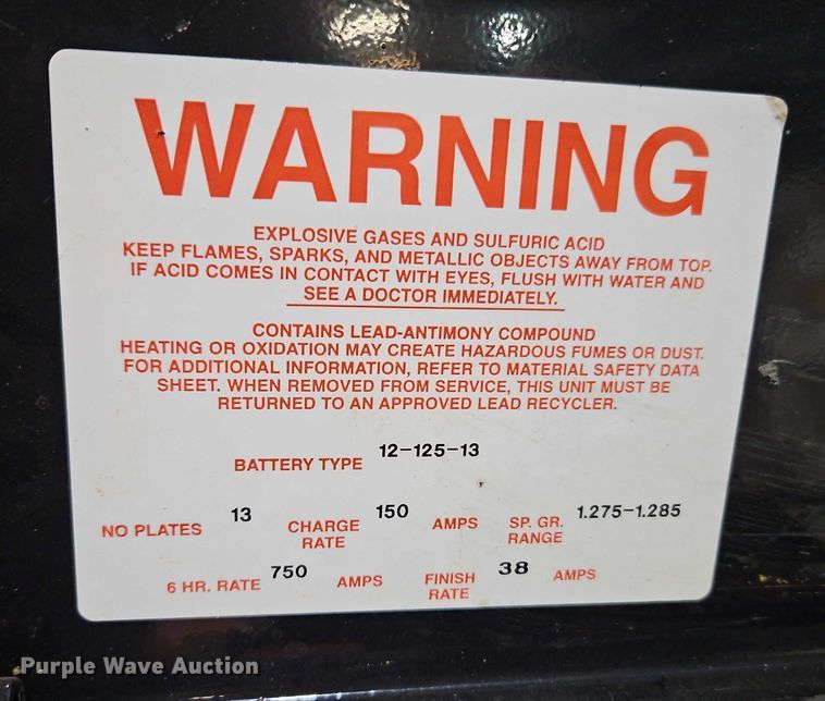 image for item EB8484 2004 Hyster T5Z tow tractor