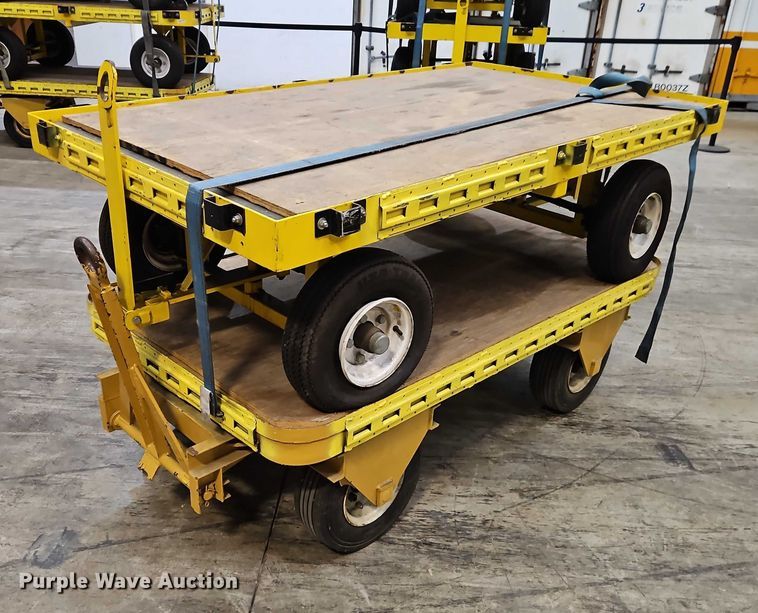 image for item EB8484 2004 Hyster T5Z tow tractor