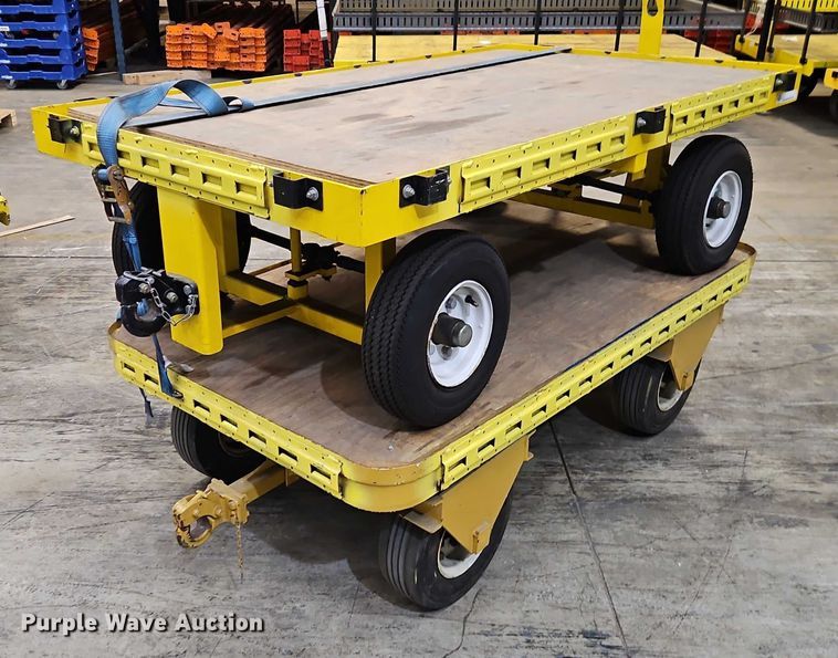 image for item EB8484 2004 Hyster T5Z tow tractor