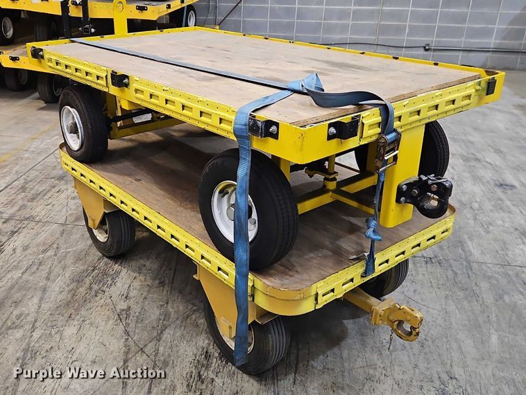 image for item EB8484 2004 Hyster T5Z tow tractor