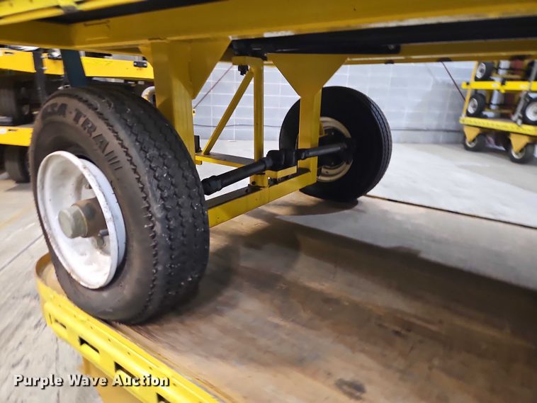 image for item EB8484 2004 Hyster T5Z tow tractor