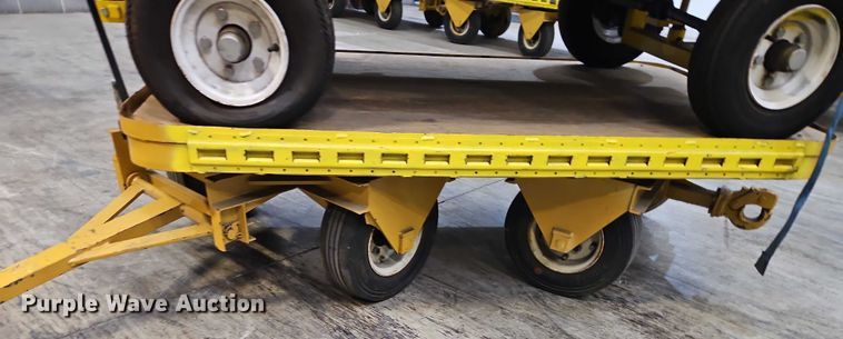 image for item EB8484 2004 Hyster T5Z tow tractor