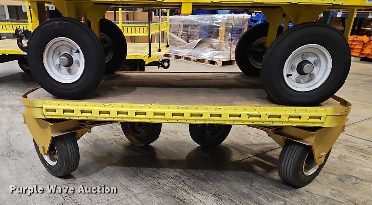 image for item EB8484 2004 Hyster T5Z tow tractor