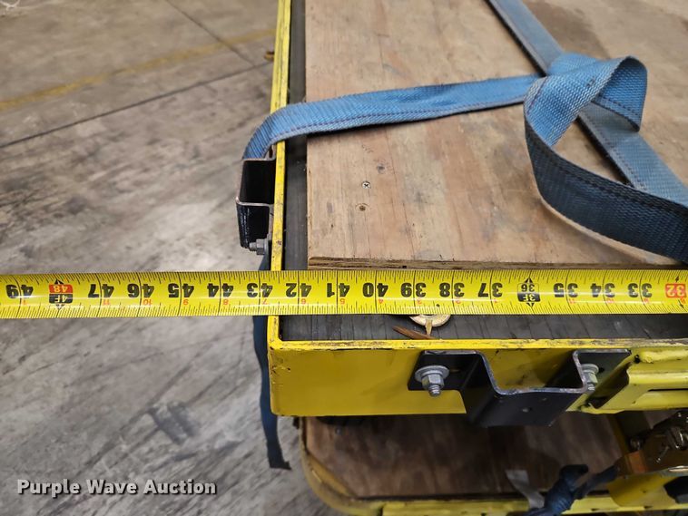 image for item EB8484 2004 Hyster T5Z tow tractor