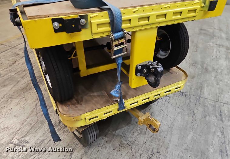 image for item EB8484 2004 Hyster T5Z tow tractor