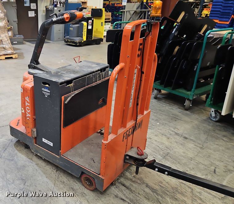 image for item EB8487 Toyota 7TB50 tow tractor