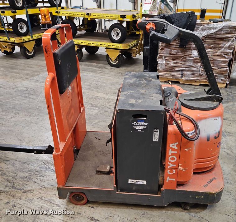 image for item EB8487 Toyota 7TB50 tow tractor