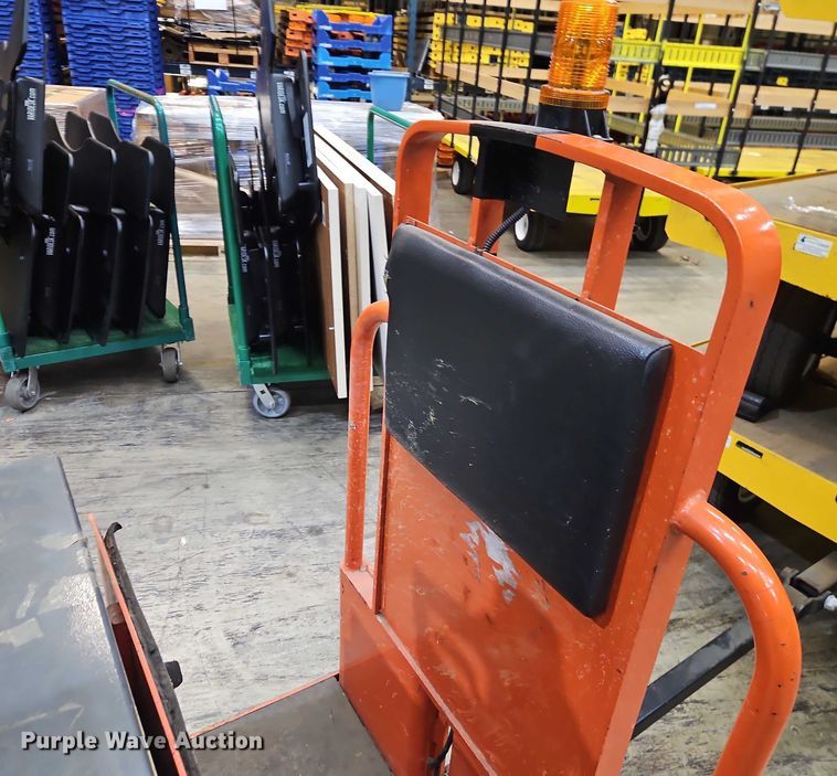 image for item EB8487 Toyota 7TB50 tow tractor