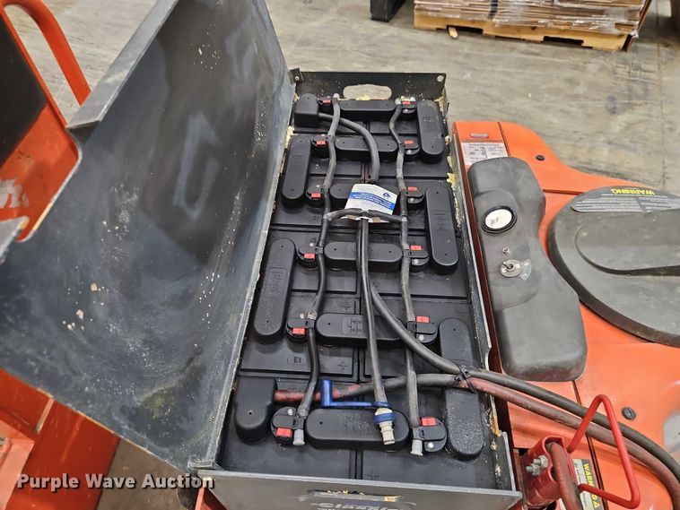 image for item EB8487 Toyota 7TB50 tow tractor