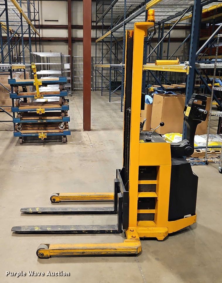 image for item EB8492 Big Joe PDI 24-A05 pallet jack