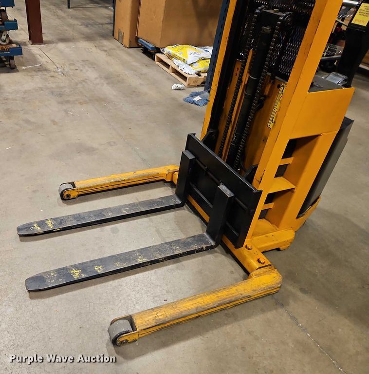 image for item EB8492 Big Joe PDI 24-A05 pallet jack