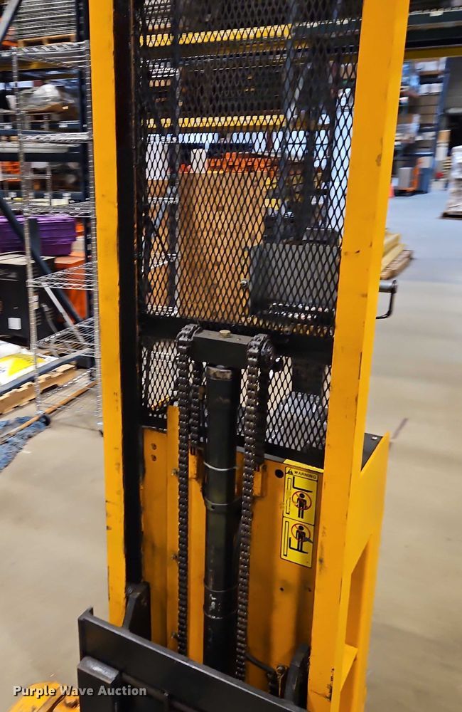 image for item EB8492 Big Joe PDI 24-A05 pallet jack