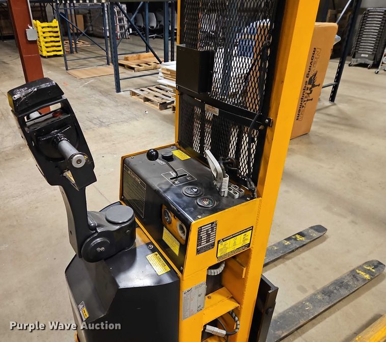 image for item EB8492 Big Joe PDI 24-A05 pallet jack