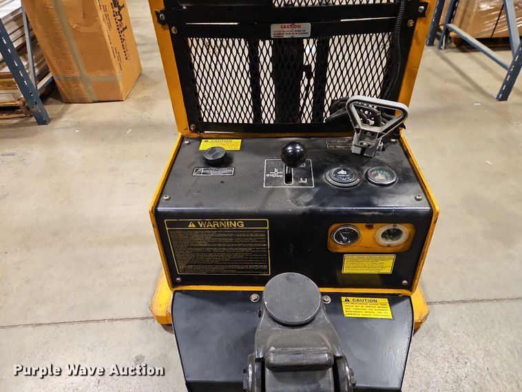 image for item EB8492 Big Joe PDI 24-A05 pallet jack