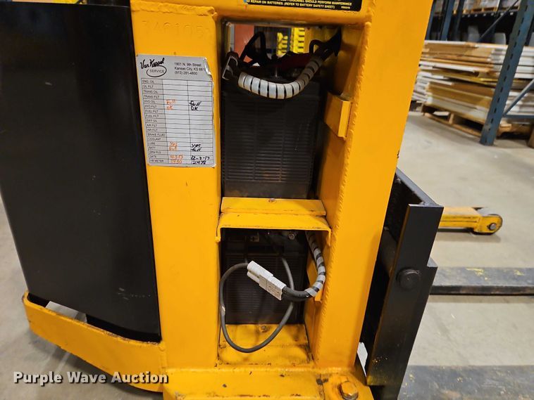 image for item EB8492 Big Joe PDI 24-A05 pallet jack