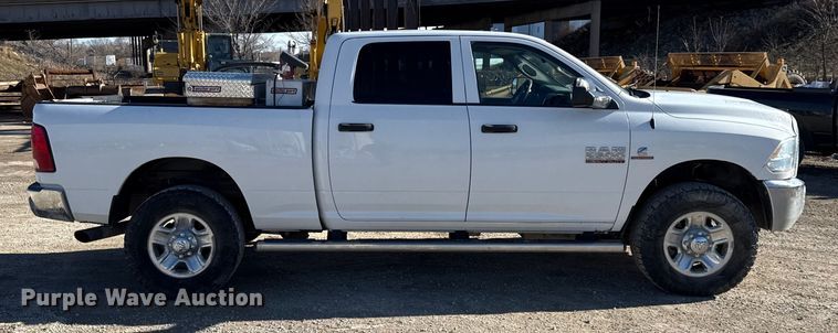 image for item EC4540 2016 RAM 2500 Crew Cab pickup truck