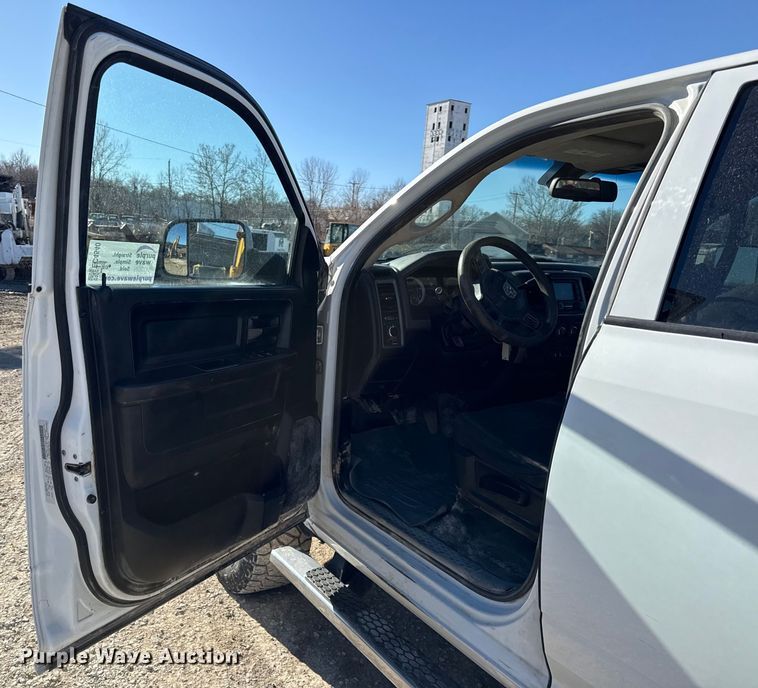 image for item EC4540 2016 RAM 2500 Crew Cab pickup truck