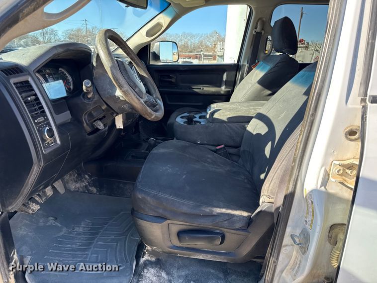 image for item EC4540 2016 RAM 2500 Crew Cab pickup truck