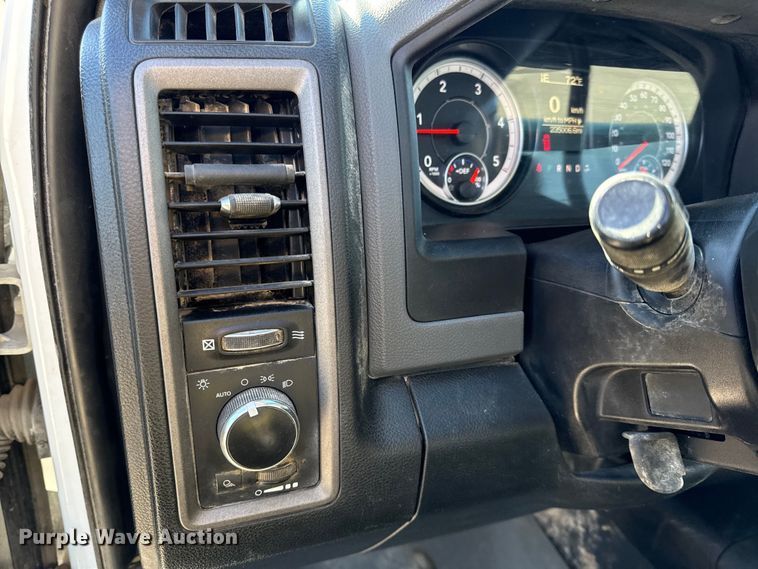 image for item EC4540 2016 RAM 2500 Crew Cab pickup truck