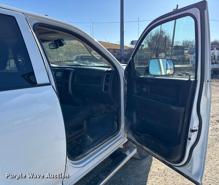 image for item EC4540 2016 RAM 2500 Crew Cab pickup truck