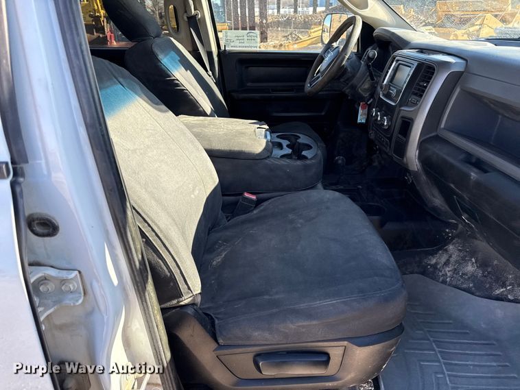 image for item EC4540 2016 RAM 2500 Crew Cab pickup truck