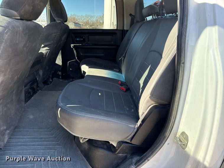 image for item EC4540 2016 RAM 2500 Crew Cab pickup truck