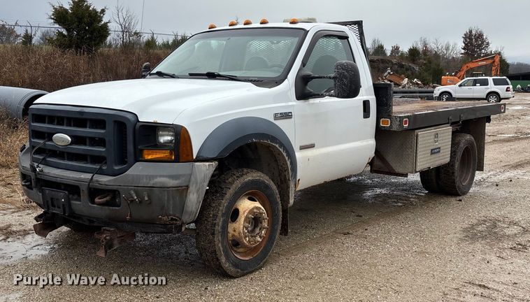 image for item ED2407 2006 Ford F550 XL Super Duty flatbed truck