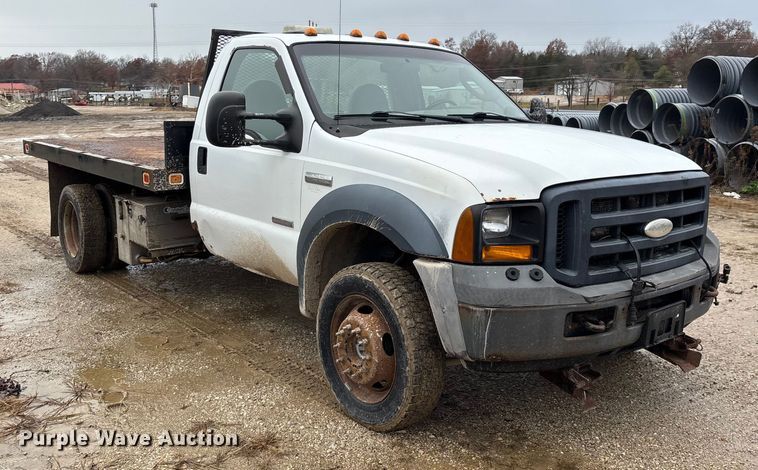 image for item ED2407 2006 Ford F550 XL Super Duty flatbed truck