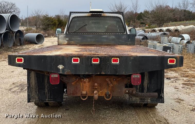 image for item ED2407 2006 Ford F550 XL Super Duty flatbed truck