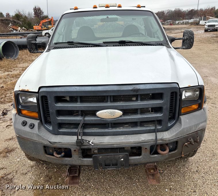 image for item ED2407 2006 Ford F550 XL Super Duty flatbed truck