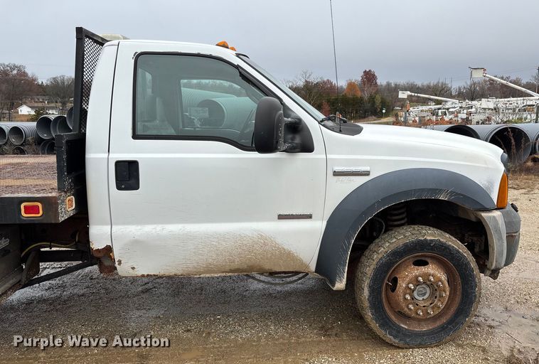 image for item ED2407 2006 Ford F550 XL Super Duty flatbed truck