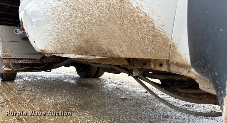 image for item ED2407 2006 Ford F550 XL Super Duty flatbed truck