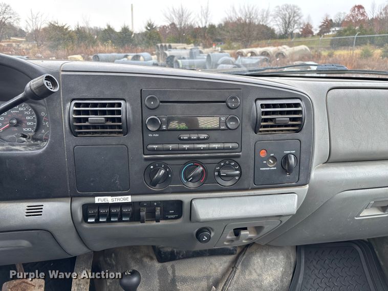 image for item ED2407 2006 Ford F550 XL Super Duty flatbed truck