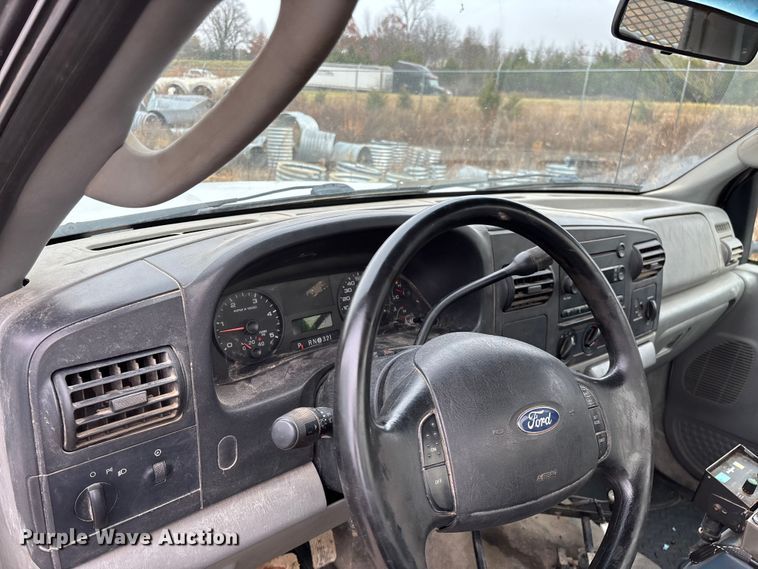 image for item ED2407 2006 Ford F550 XL Super Duty flatbed truck