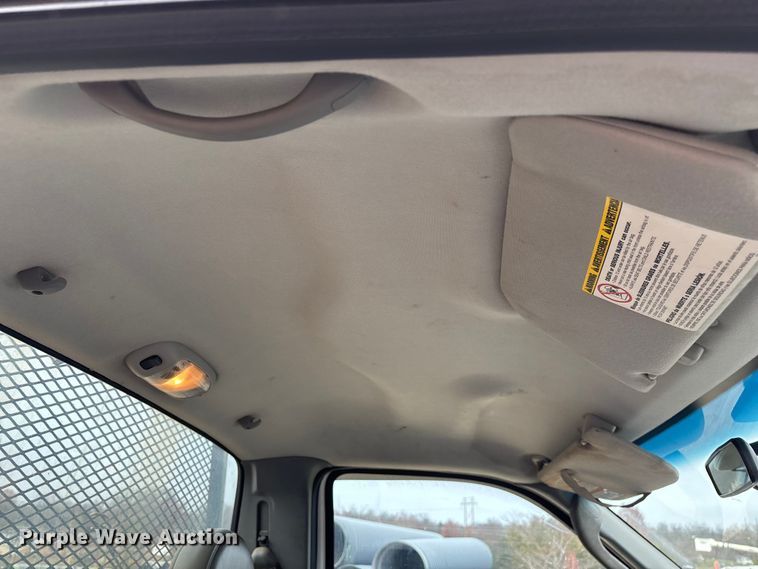 image for item ED2407 2006 Ford F550 XL Super Duty flatbed truck