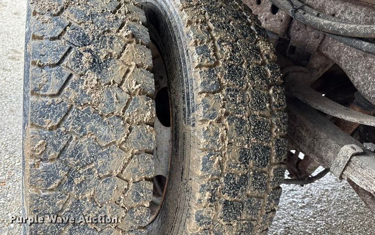 image for item ED2407 2006 Ford F550 XL Super Duty flatbed truck