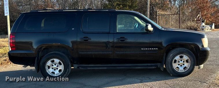 image for item ED2463 2010 Chevrolet Suburban SUV