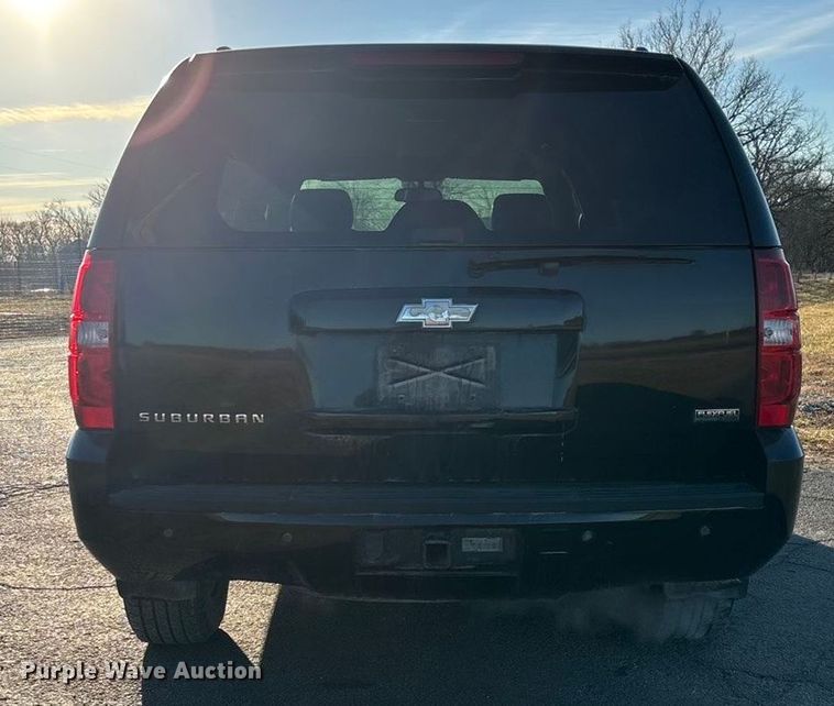 image for item ED2463 2010 Chevrolet Suburban SUV