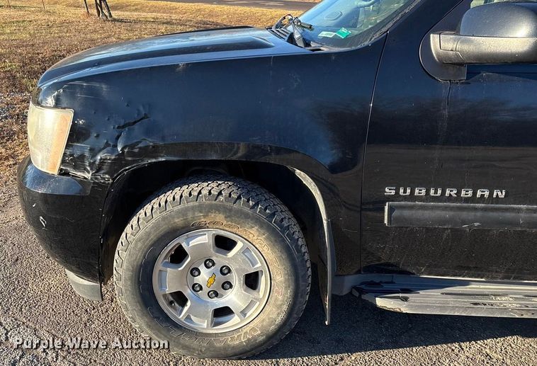 image for item ED2463 2010 Chevrolet Suburban SUV