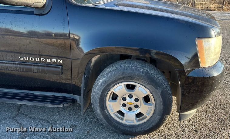 image for item ED2463 2010 Chevrolet Suburban SUV