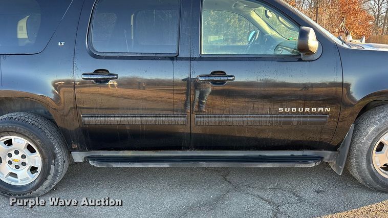 image for item ED2463 2010 Chevrolet Suburban SUV