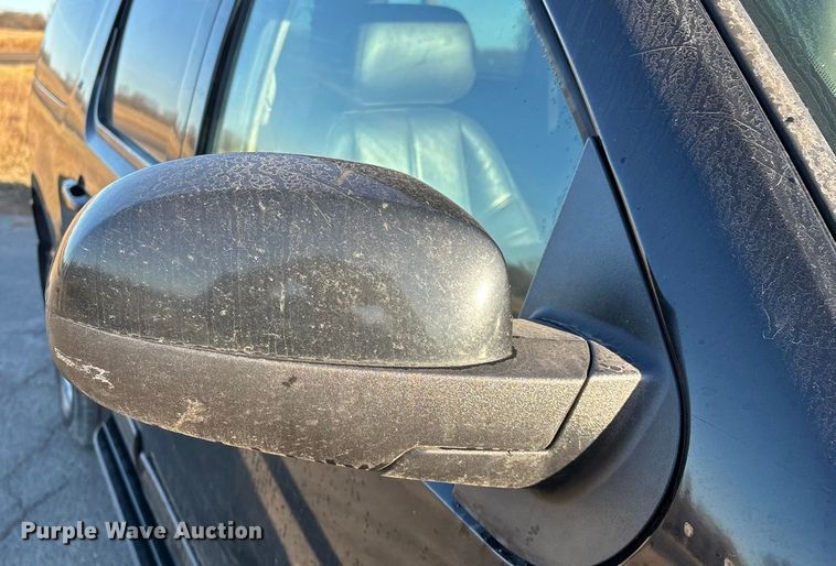 image for item ED2463 2010 Chevrolet Suburban SUV